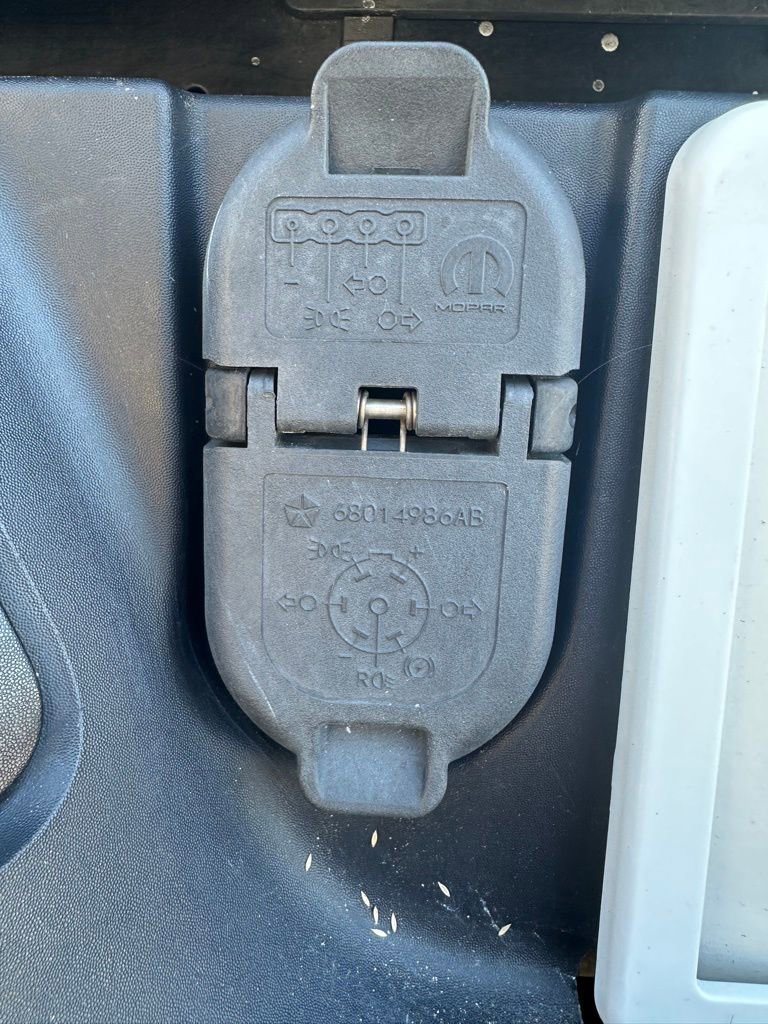 Used 2021 RAM 1500 Classic SLT image 24