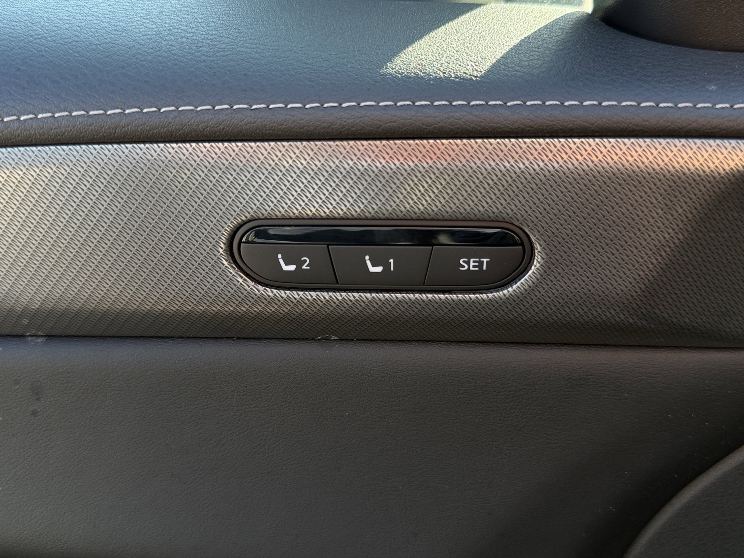 Used 2025 INFINITI QX60 Luxe FWD image 23