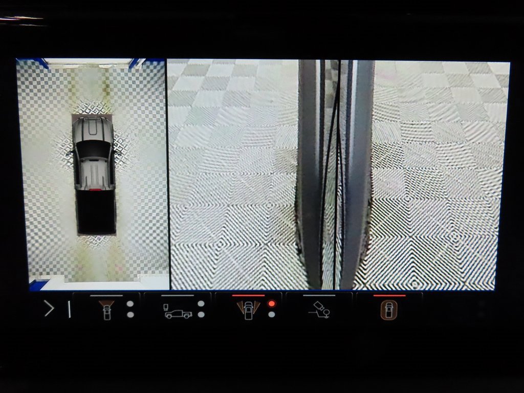 Used 2025 GMC Sierra 2500 AT4X image 19