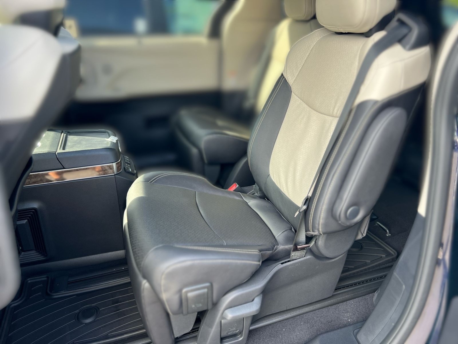 New 2026 Toyota Sienna Platinum AWD/4WD image 19