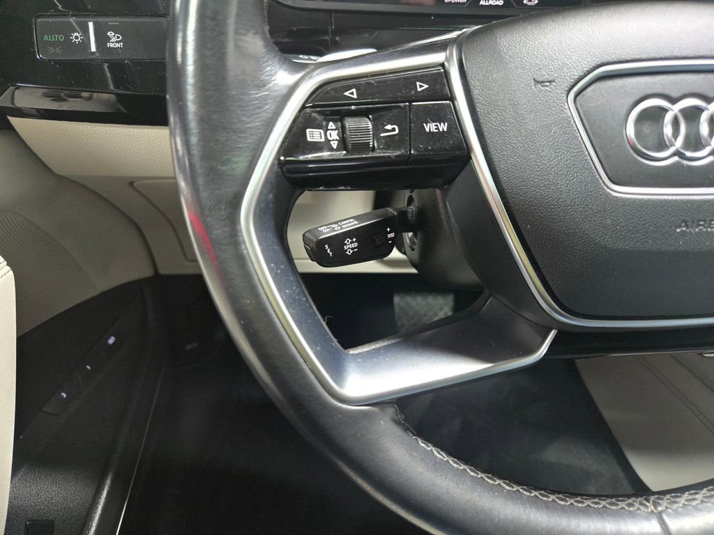 Used 2022 Audi e-tron Premium Plus w/ Premium Plus Package image 15
