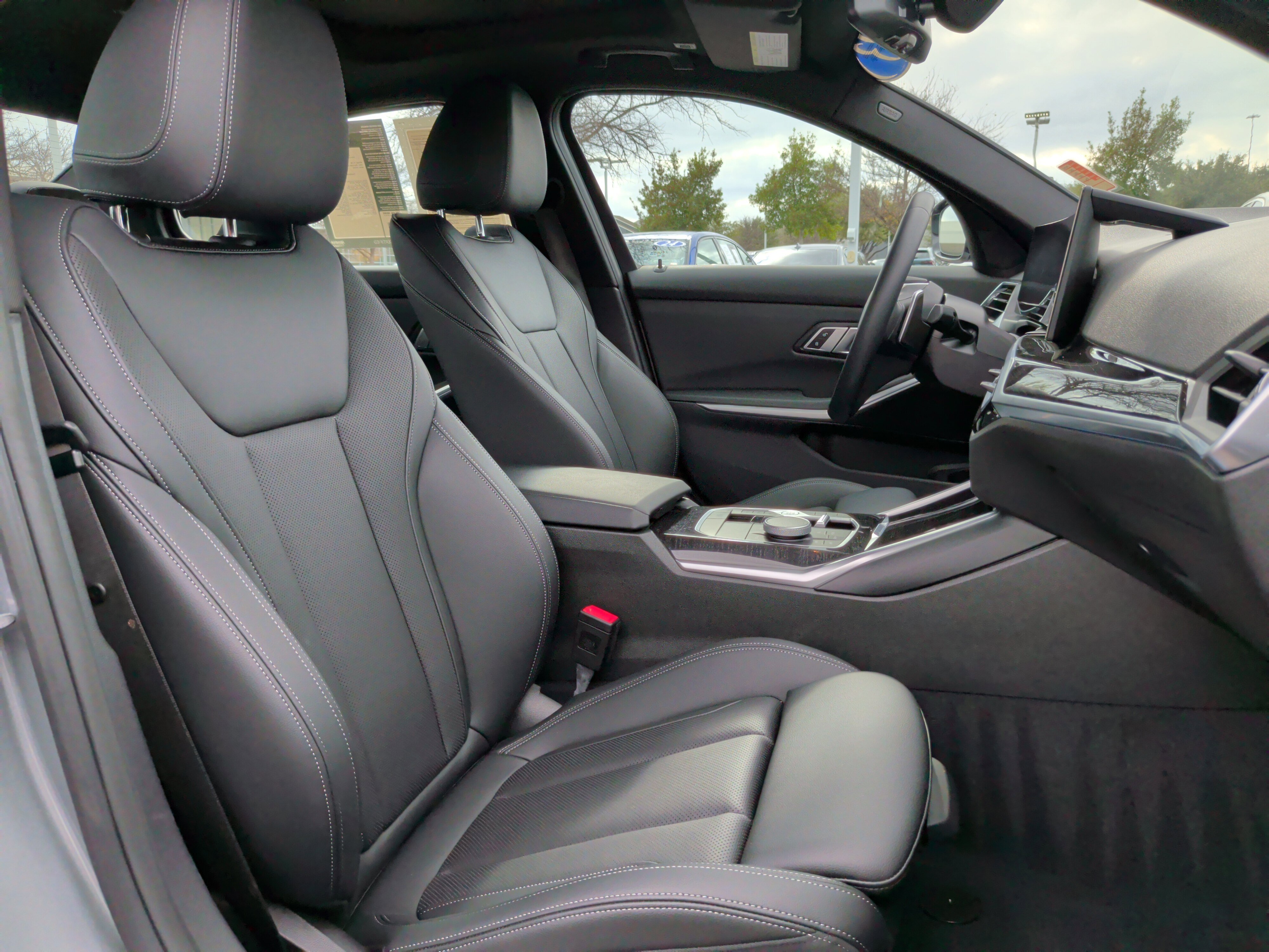 Certified 2023 BMW 330i Sedan w/ Convenience Package image 35