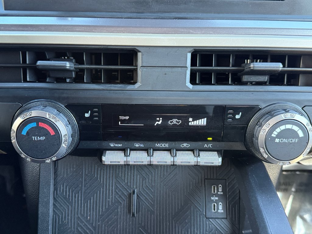Used 2025 Toyota Tacoma SR5 AWD/4WD image 16