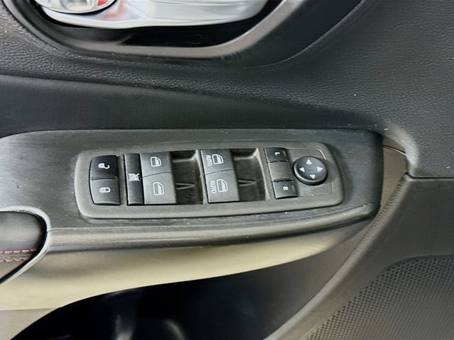 Used 2022 Jeep Cherokee Trailhawk AWD/4WD image 17