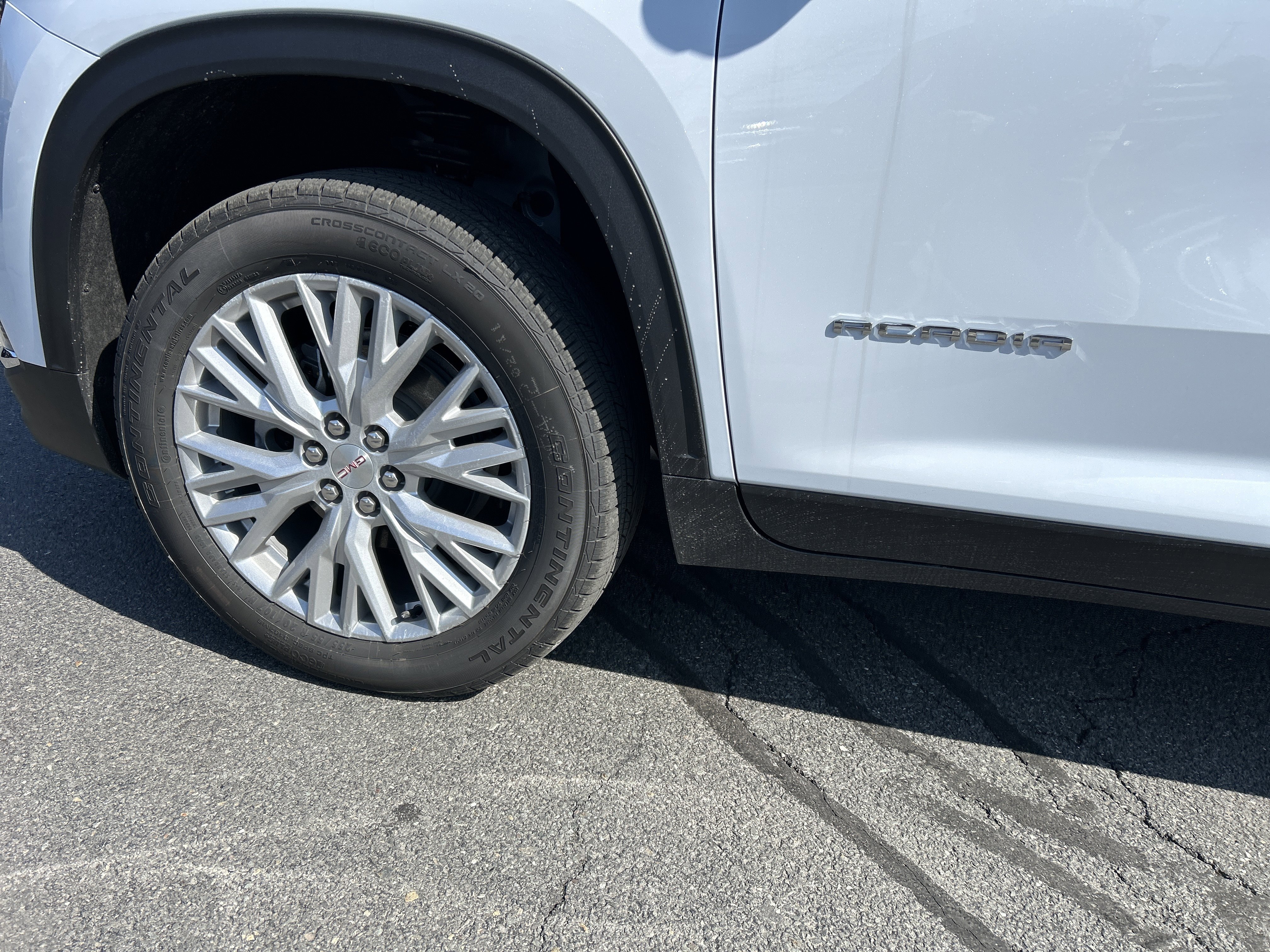 Used 2026 GMC Acadia Elevation w/ Elevation Premium Package image 3