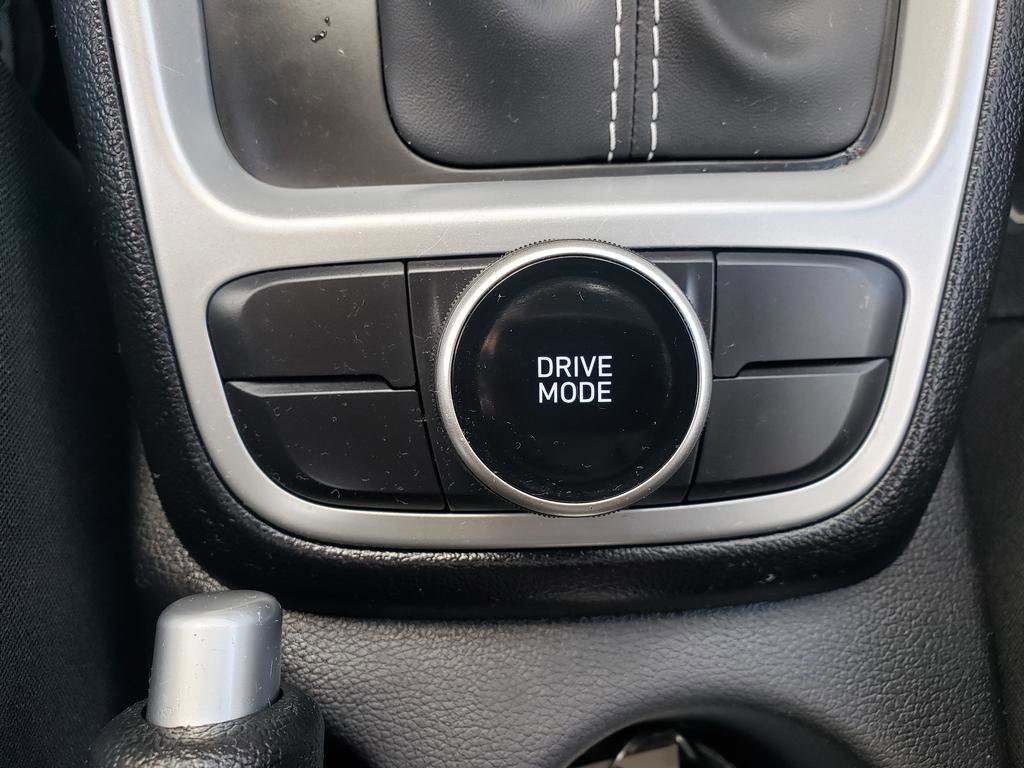 Used 2024 Hyundai Venue SEL FWD image 19
