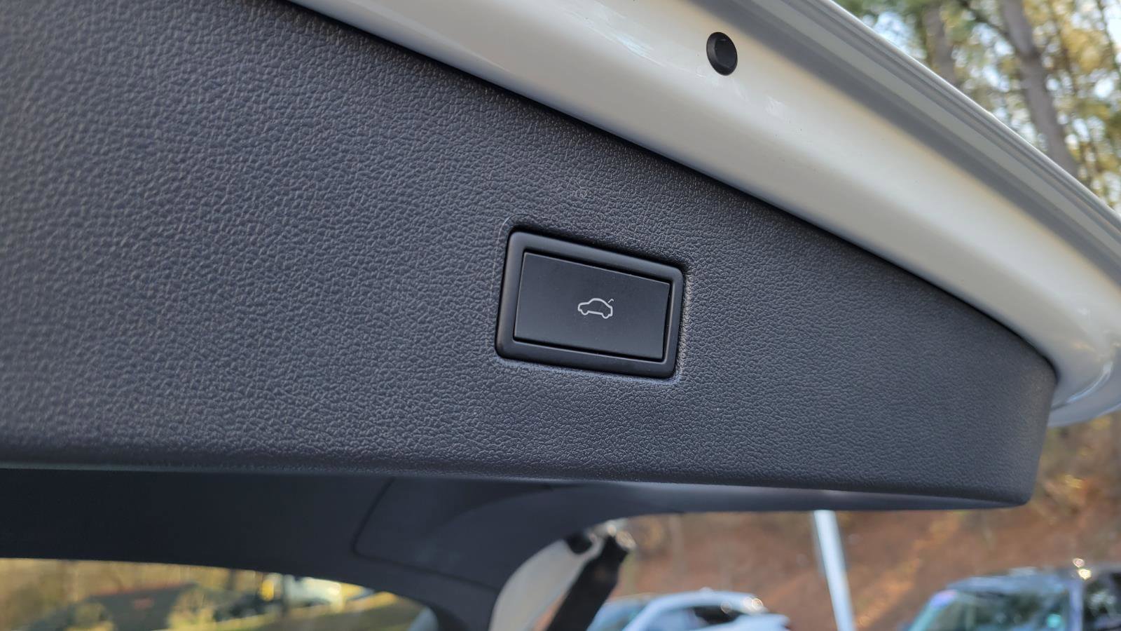 Certified 2024 Volkswagen Tiguan SE image 44