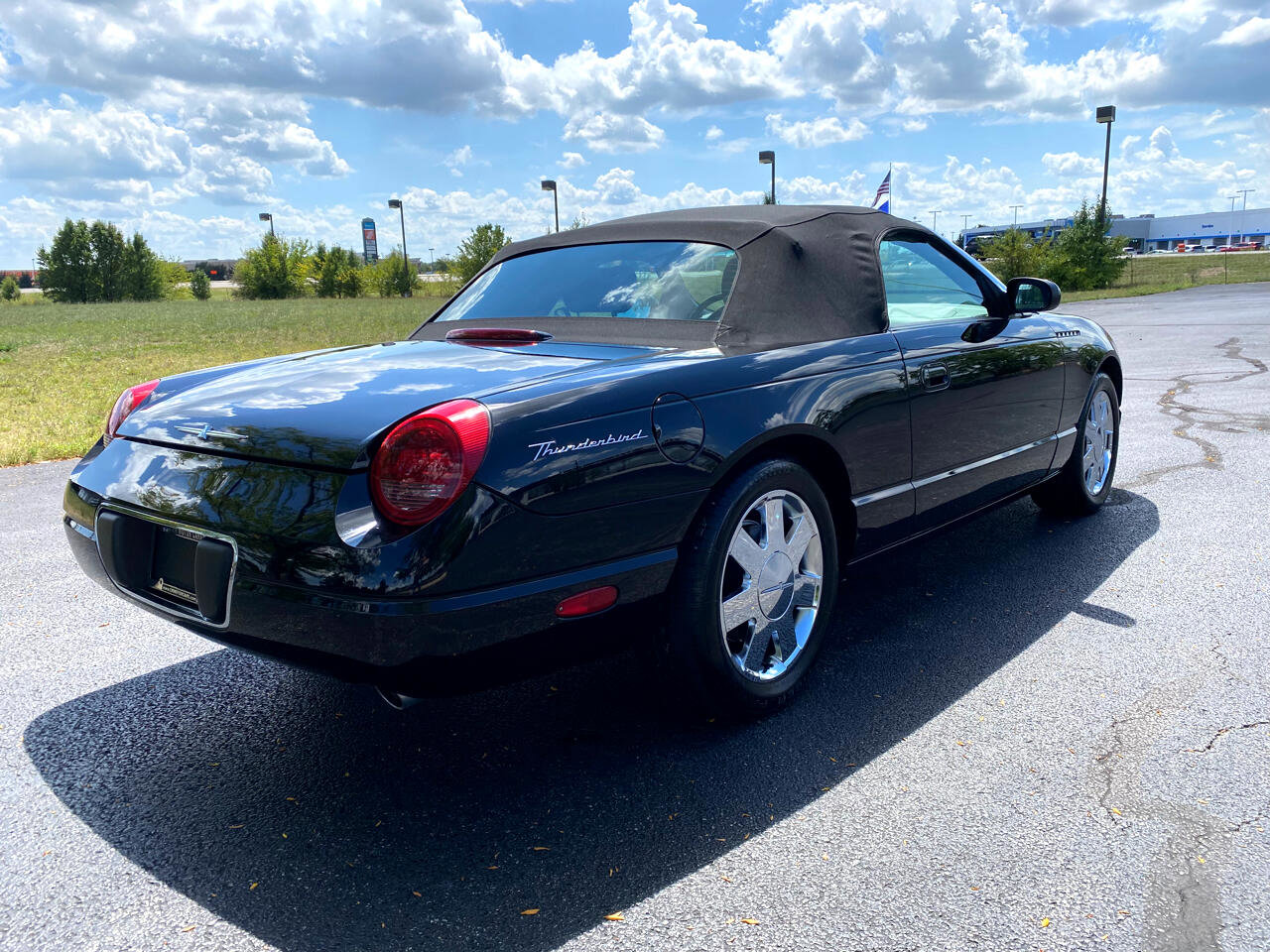 Used 2002 Ford Thunderbird Deluxe image 10