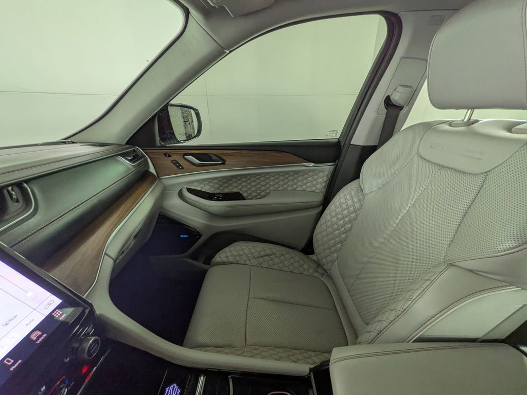 Used 2022 Jeep Grand Cherokee Summit w/ Adv Protech Group IV image 32