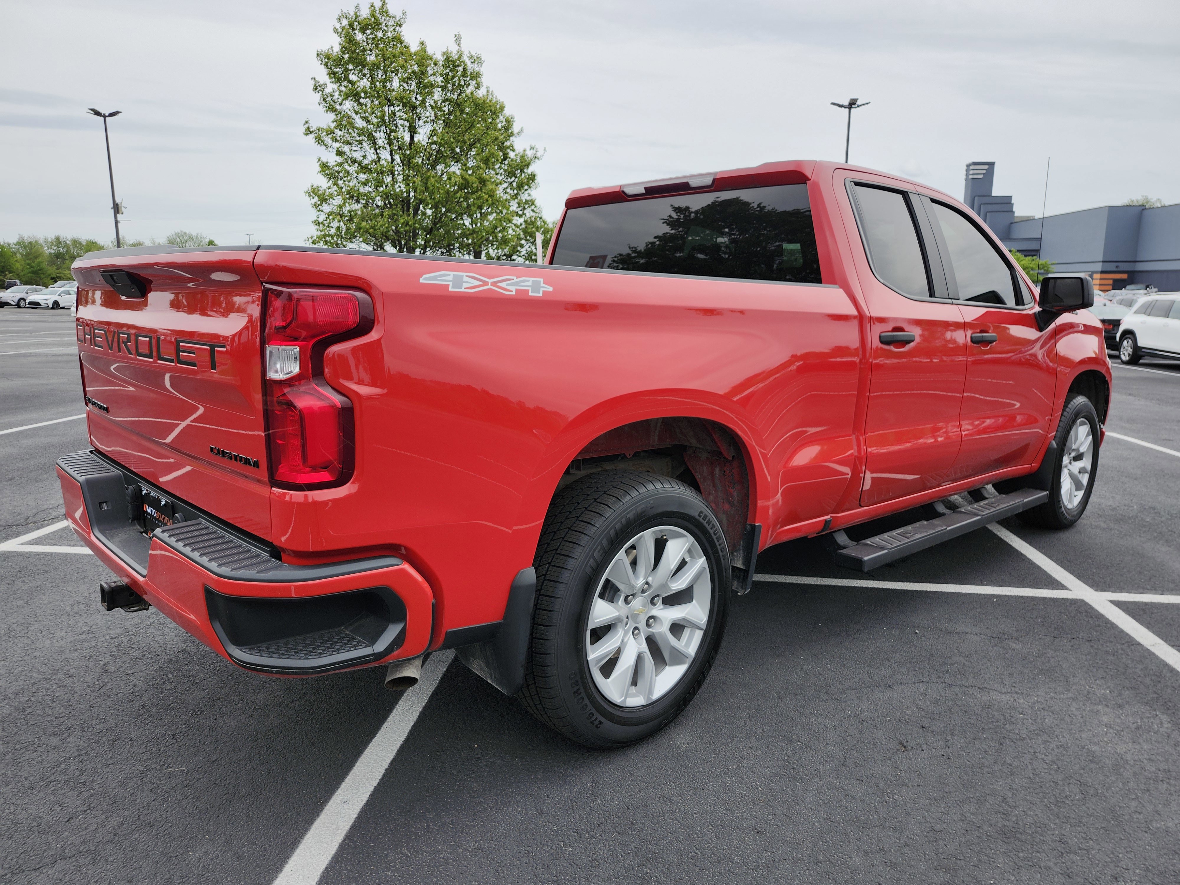 Used 2021 Chevrolet Silverado 1500 Custom w/ LPO, Dark Essentials Package AWD/4WD image 18