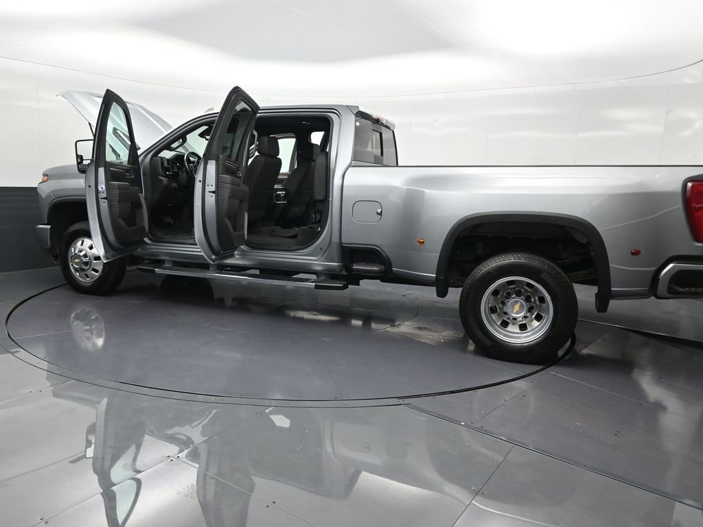 Used 2025 Chevrolet Silverado 3500 High Country w/ High Country Premium Package image 35