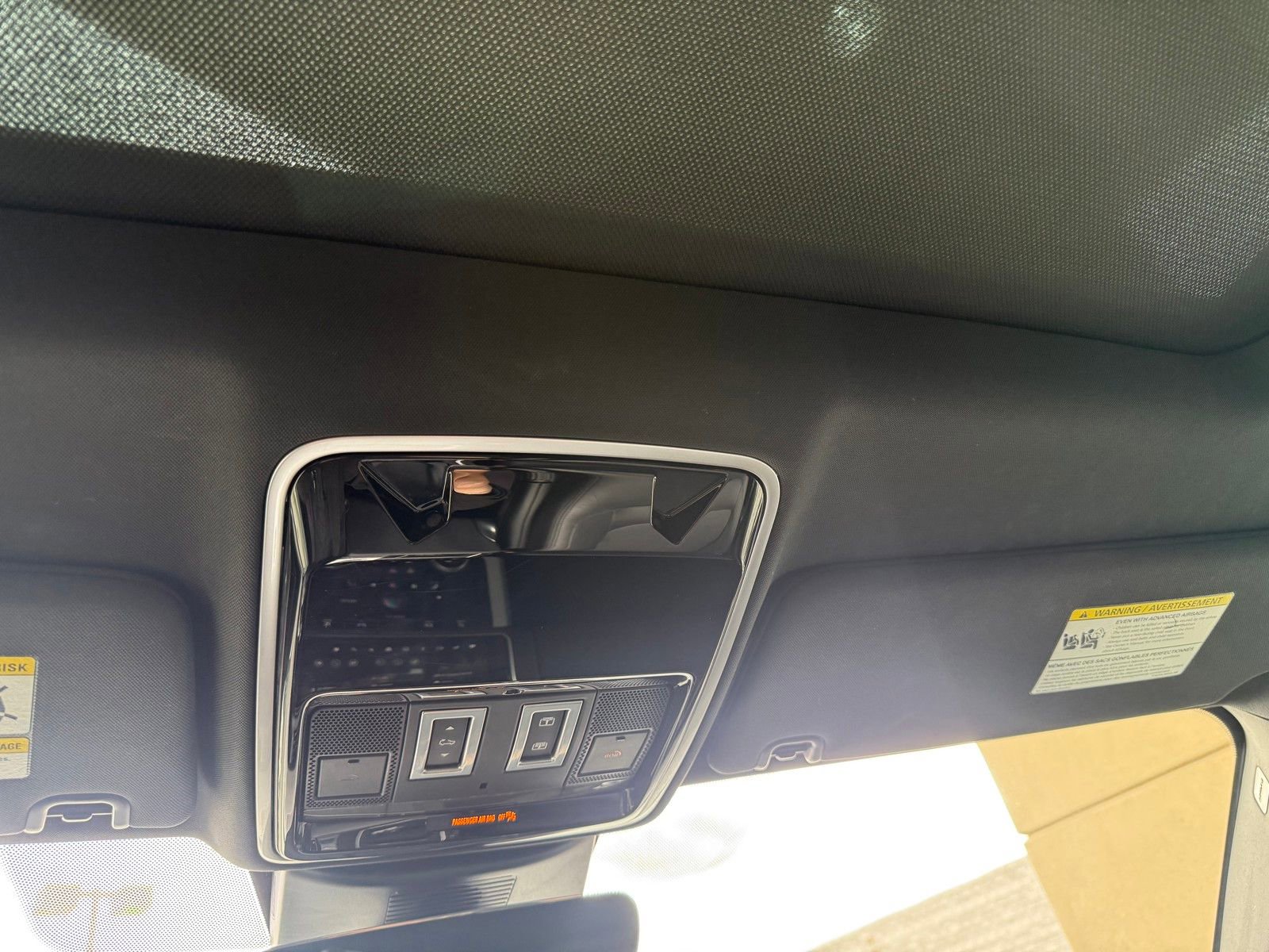 Used 2020 Land Rover Range Rover HSE image 16