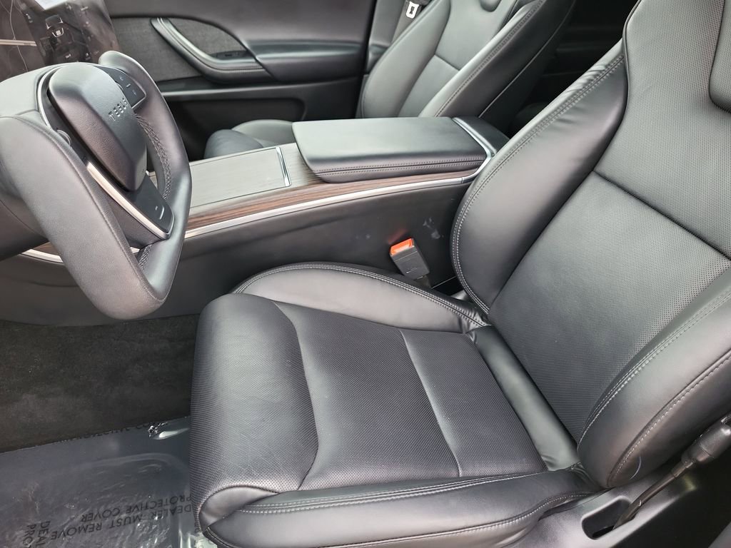 Used 2023 Tesla Model X image 11