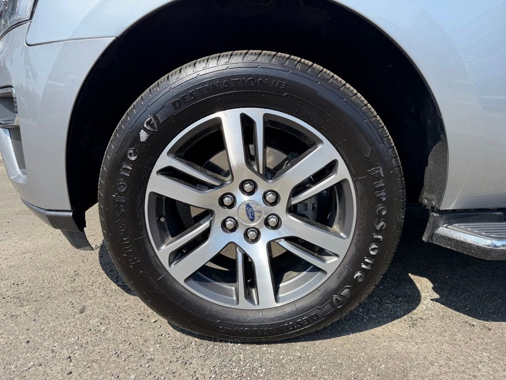 Used 2023 Ford Expedition Limited AWD/4WD image 8