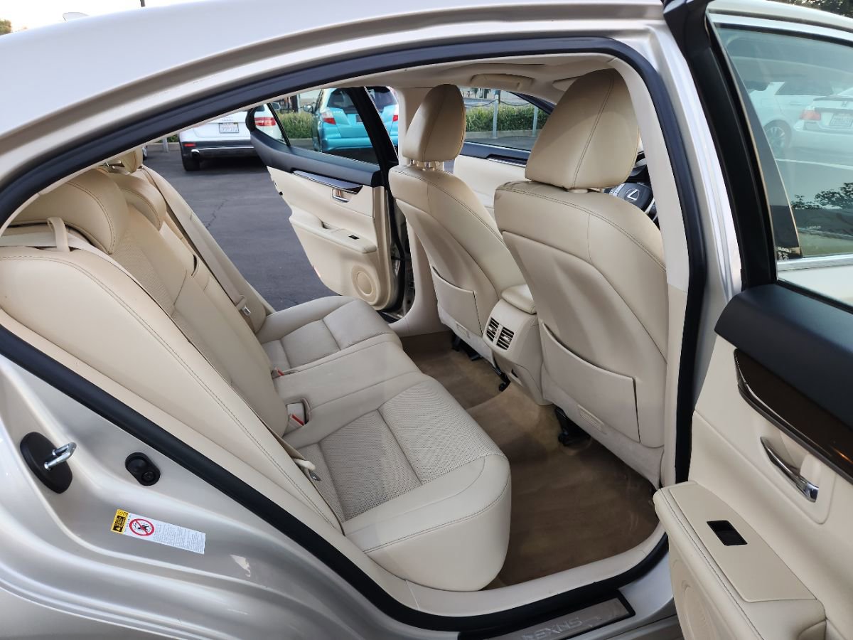 Used 2014 Lexus ES 350 w/ Premium Package image 12