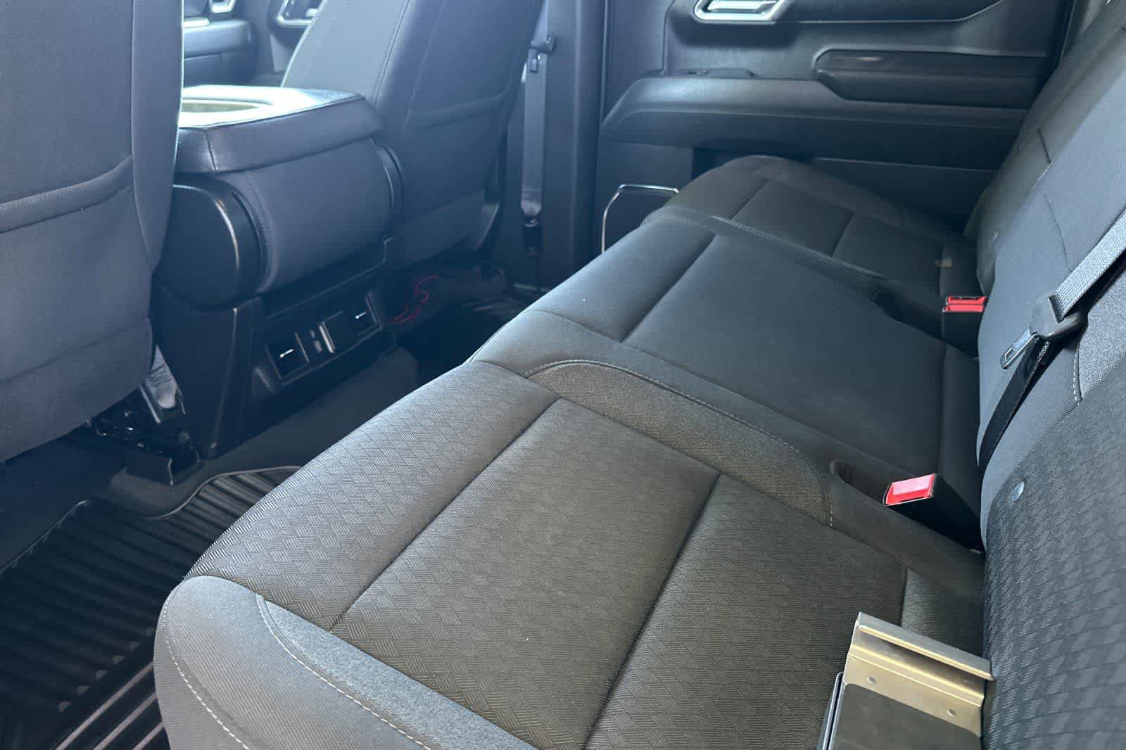 Used 2025 Chevrolet Silverado 1500 LT AWD/4WD image 5