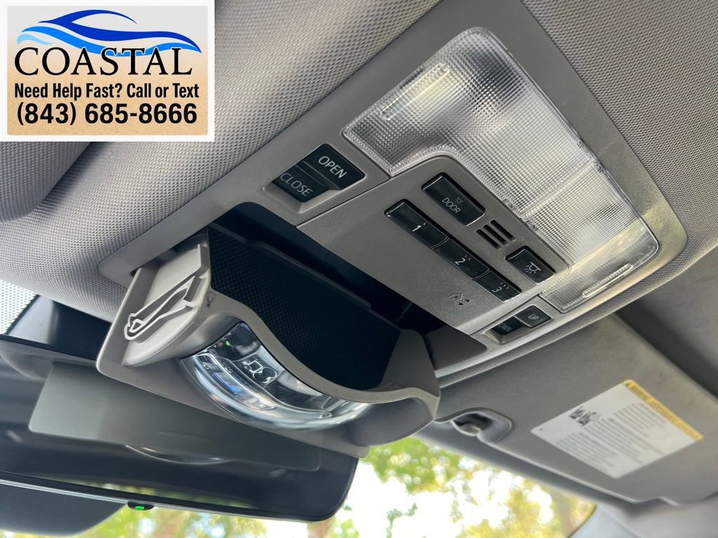 Used 2017 Toyota Highlander XLE FWD image 48