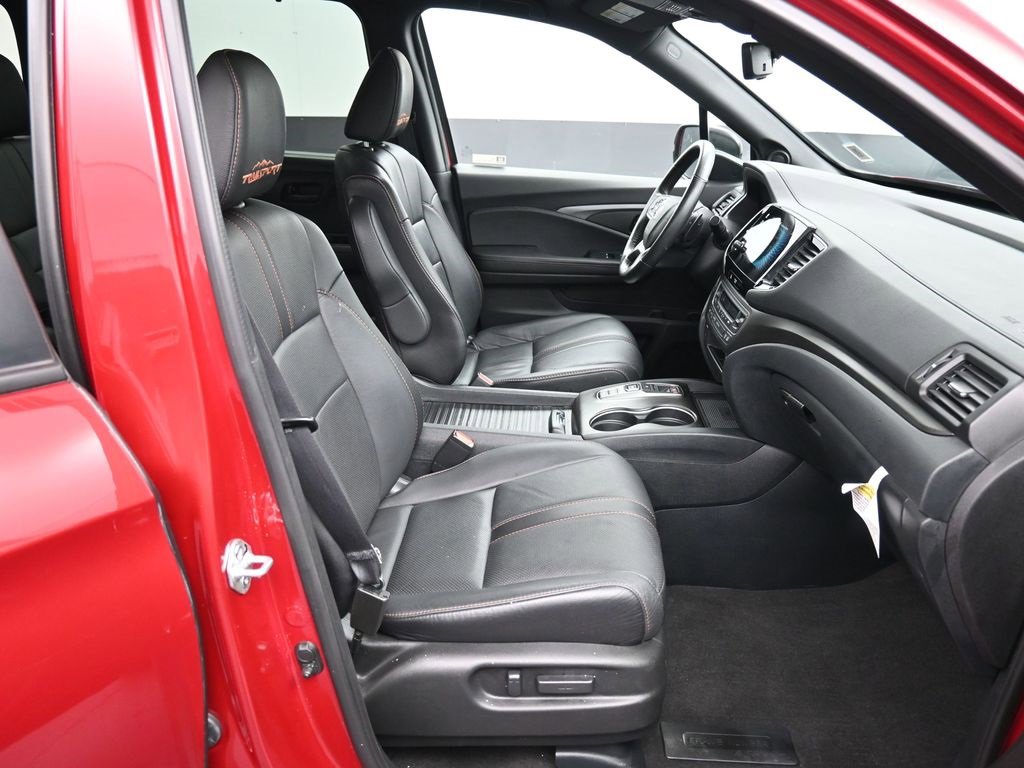 Certified 2023 Honda Passport TrailSport image 25