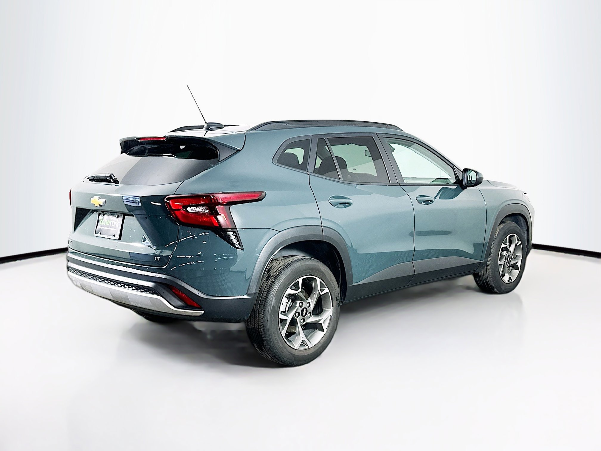 Used 2025 Chevrolet Trax LT image 9