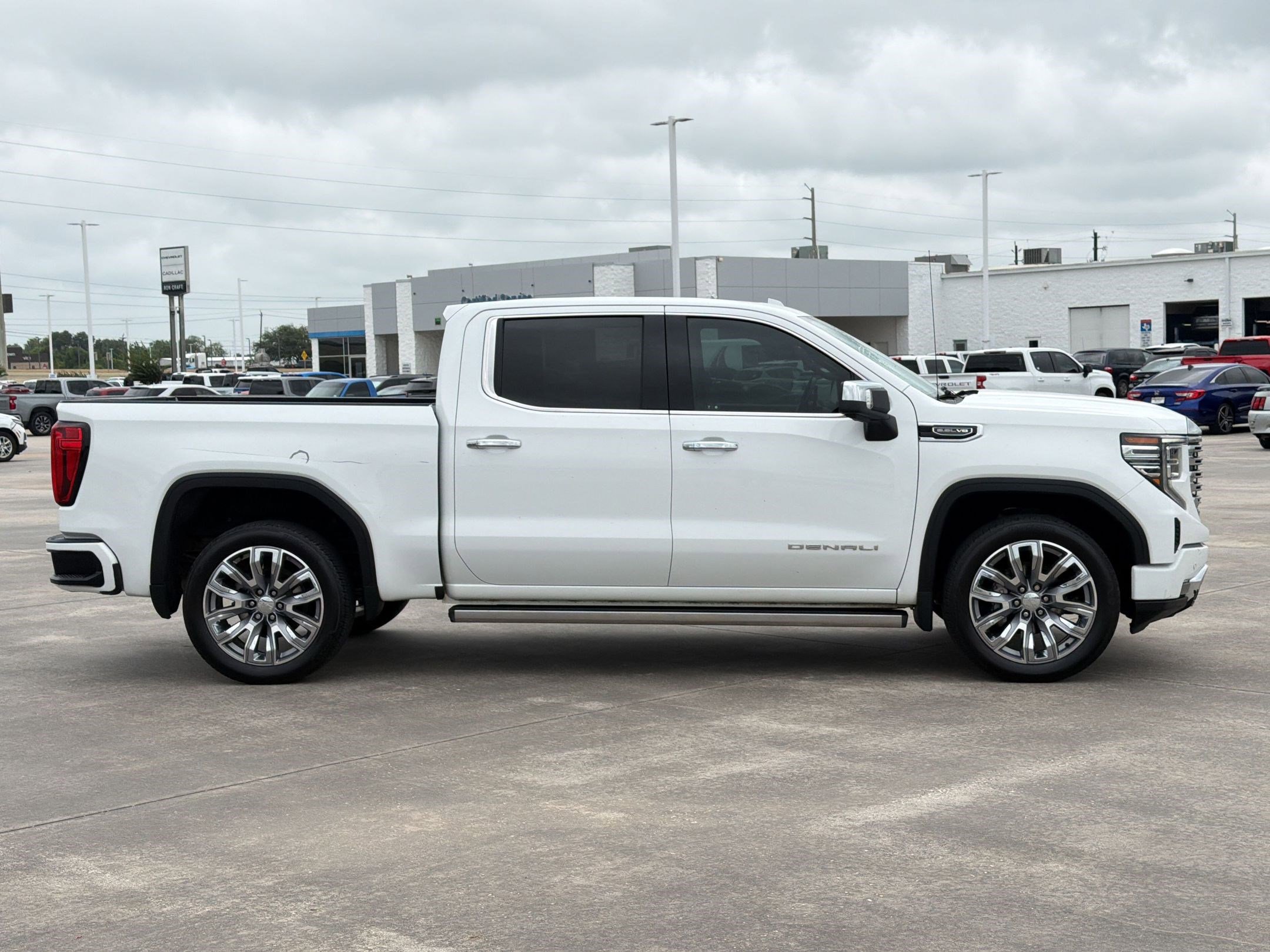 Used 2022 GMC Sierra 1500 Denali w/ Denali Reserve Package AWD/4WD image 8