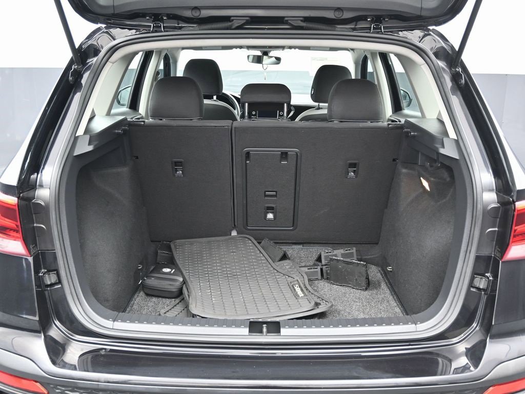 Used 2023 Volkswagen Taos S image 15