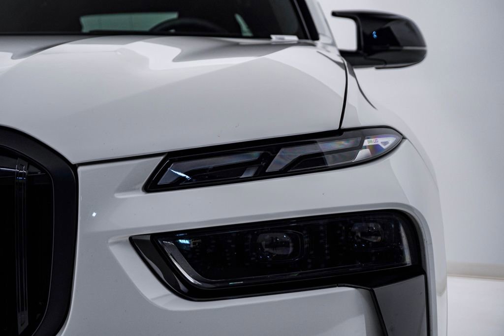 Used 2026 BMW X7 M60i w/ Executive Package image 7