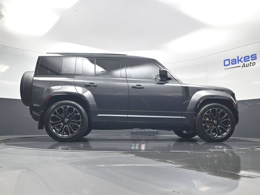 Used 2025 Land Rover Defender 110 AWD/4WD image 46