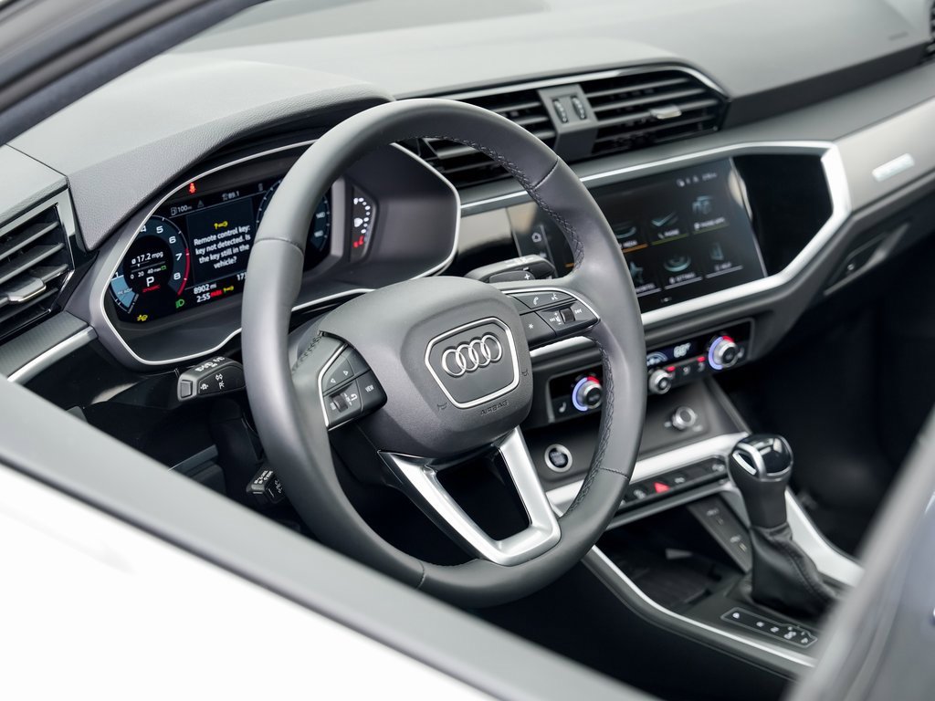 Certified 2025 Audi Q3 2.0T Premium Plus w/ Premium Plus Package image 9