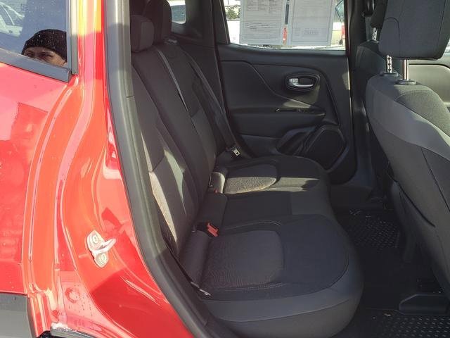 Used 2023 Jeep Renegade Latitude image 17