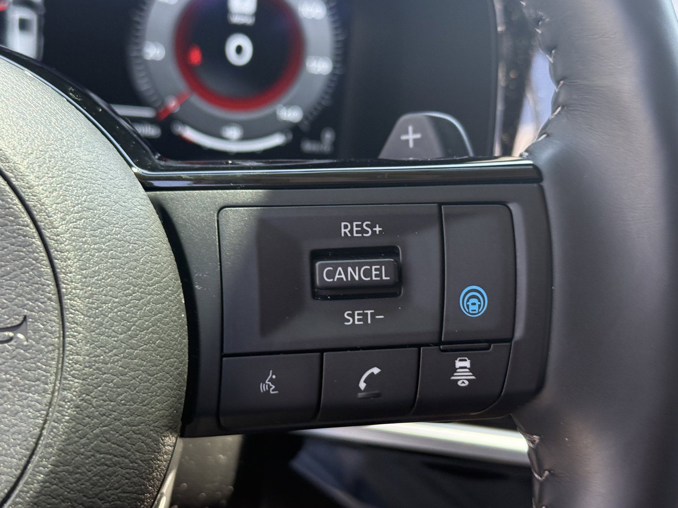 Used 2024 Nissan Pathfinder Platinum AWD/4WD image 18