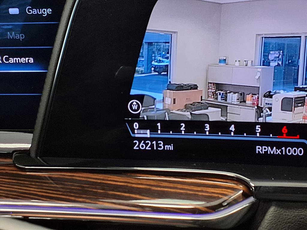 Certified 2024 Cadillac Escalade ESV Luxury image 30