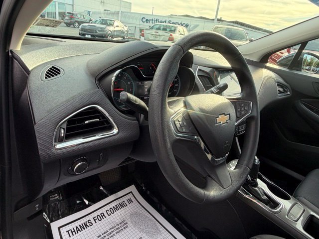 Used 2018 Chevrolet Cruze LT w/ Convenience Package FWD image 30