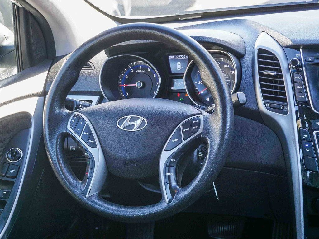 Used 2017 Hyundai Elantra GT image 16