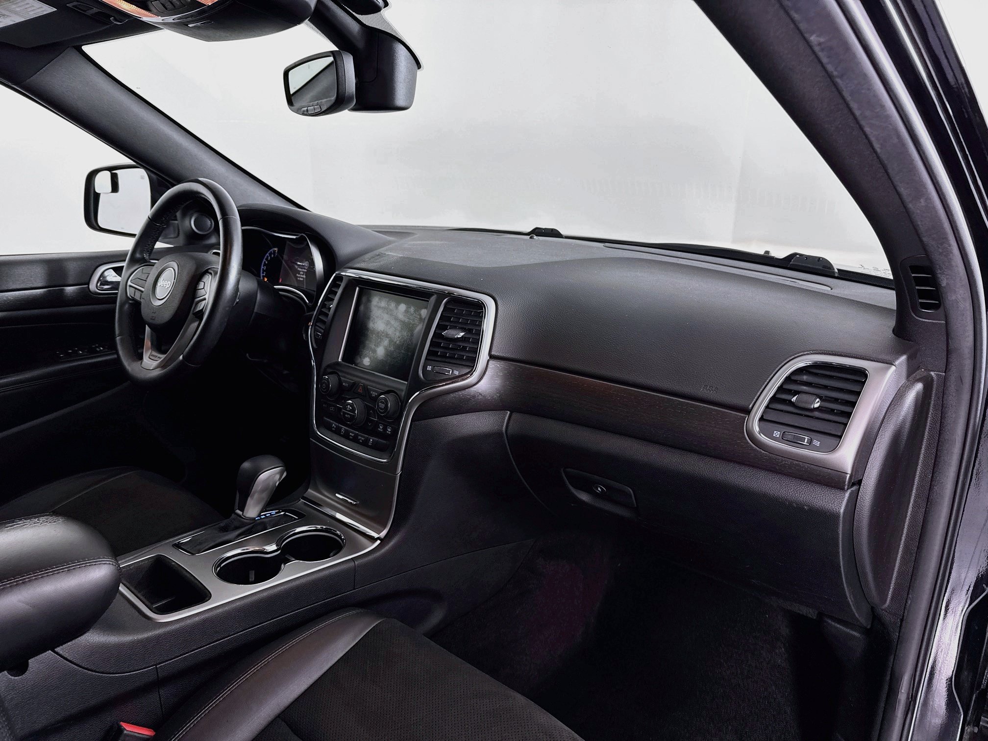 Used 2018 Jeep Grand Cherokee Altitude AWD/4WD image 29