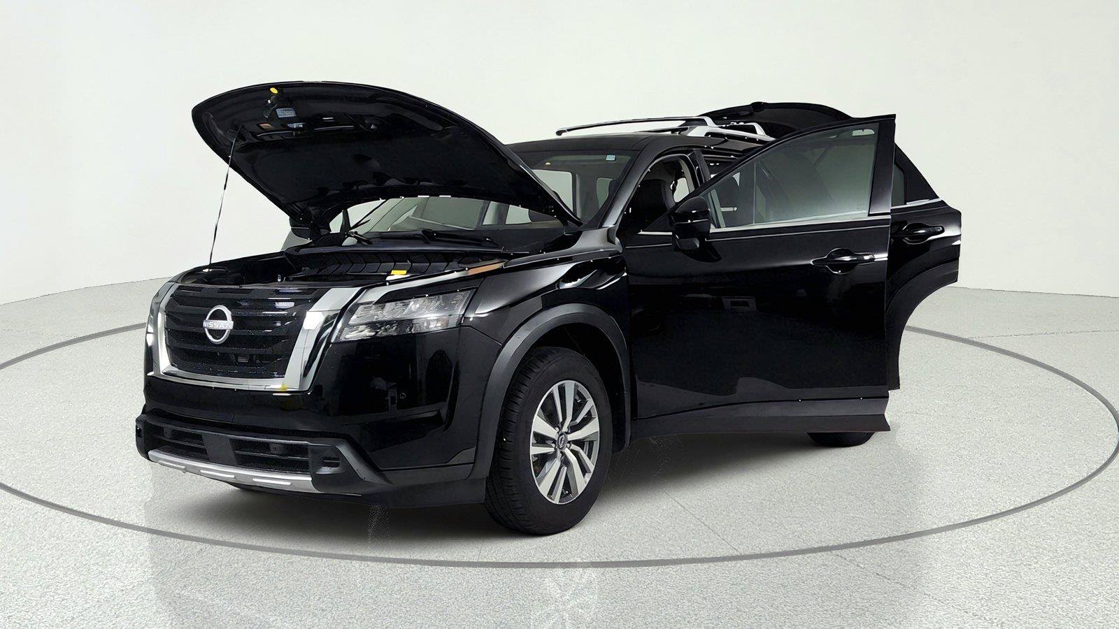 Used 2025 Nissan Pathfinder SL FWD image 10