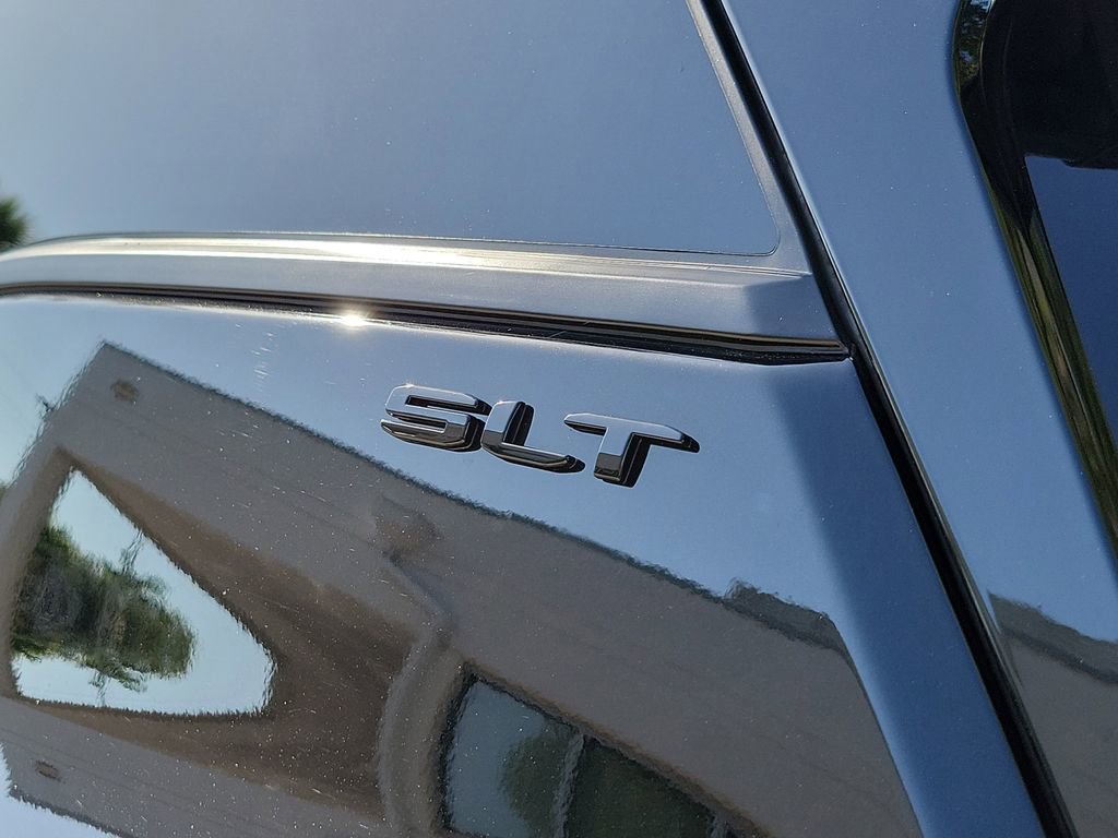 Certified 2023 GMC Terrain SLT w/ Tech Package FWD image 29