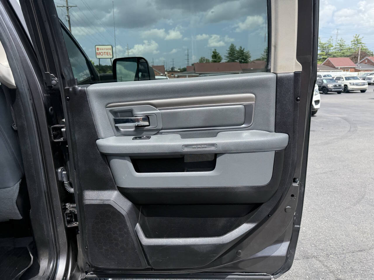 Used 2018 RAM 3500 Big Horn AWD/4WD image 12