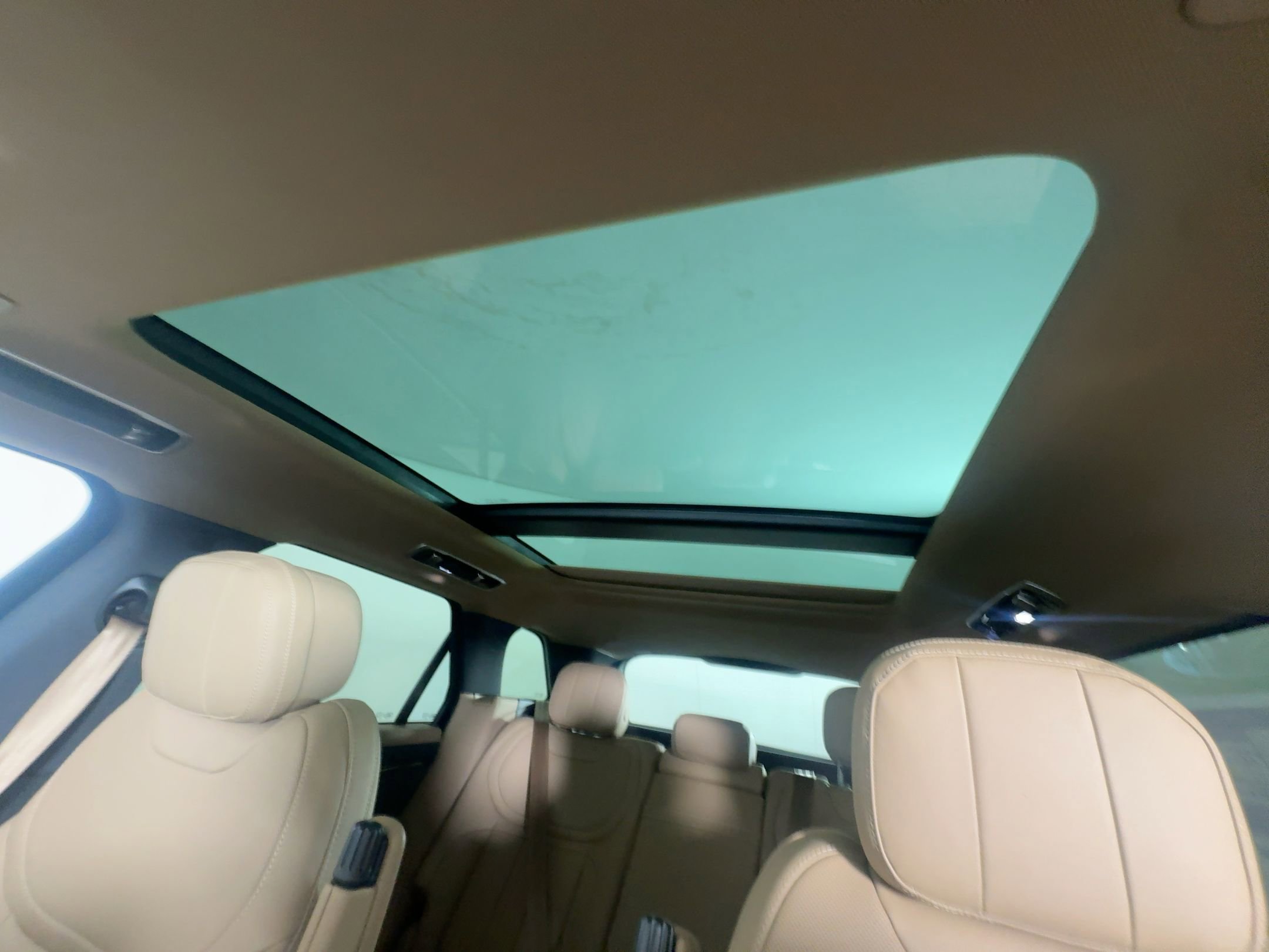 New 2025 Land Rover Range Rover Sport SE image 24