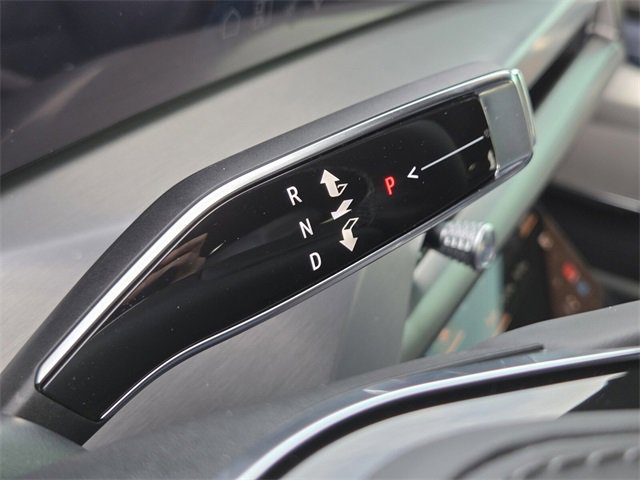 New 2026 Cadillac Vistiq Premium Luxury w/ LPO, Floor Liner Package image 13