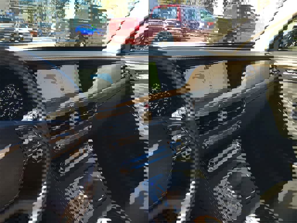 Used 2021 Genesis G90 3.3T Premium image 31