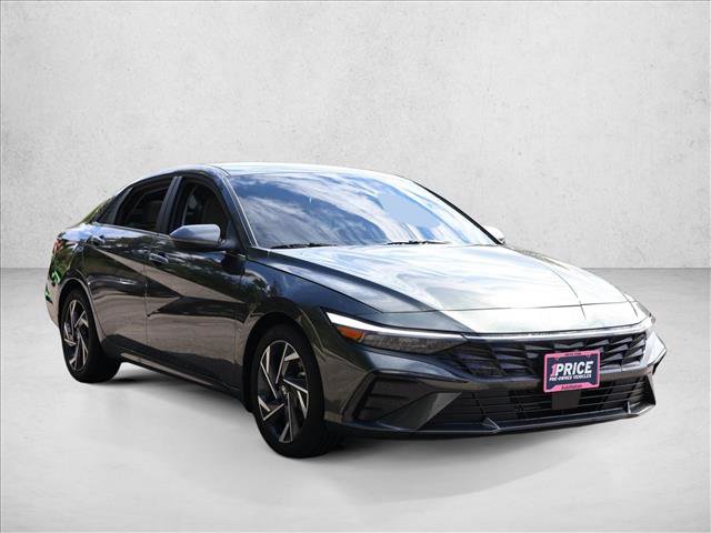 Used 2026 Hyundai Elantra Limited FWD image 3