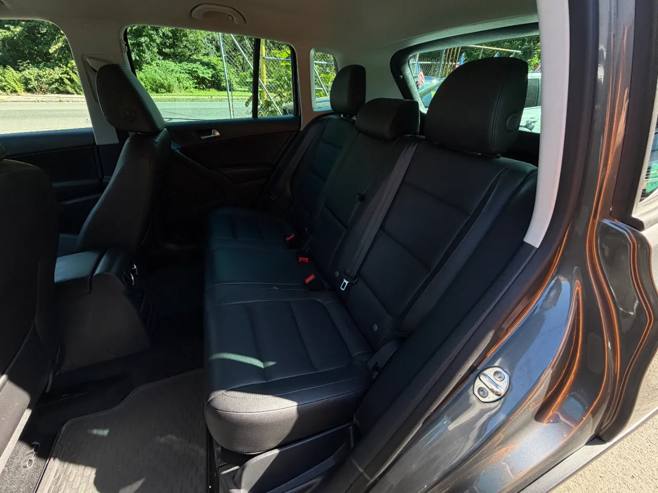 Used 2012 Volkswagen Tiguan LE FWD image 26