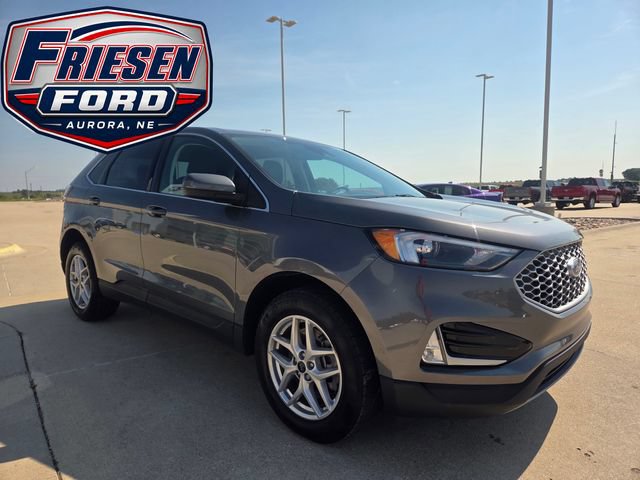 Used 2024 Ford Edge SEL w/ Convenience Package AWD/4WD image 3