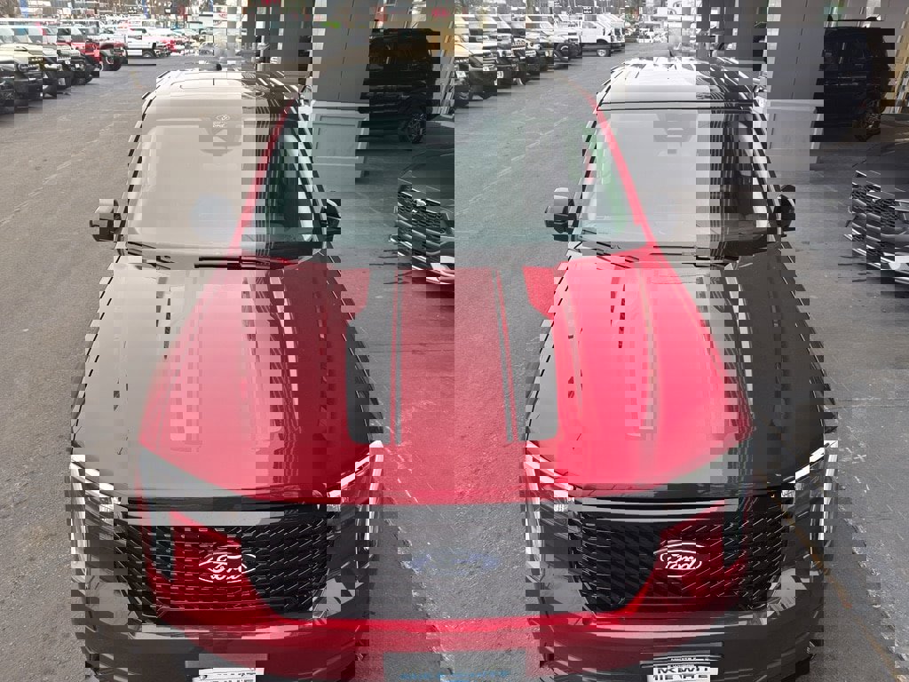 New 2026 Ford Maverick Lariat w/ Black Appearance Package image 3