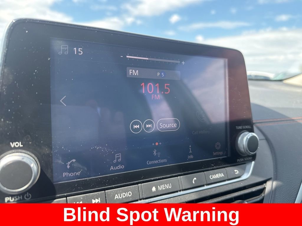 Used 2022 Nissan Altima 2.5 SR AWD/4WD image 9