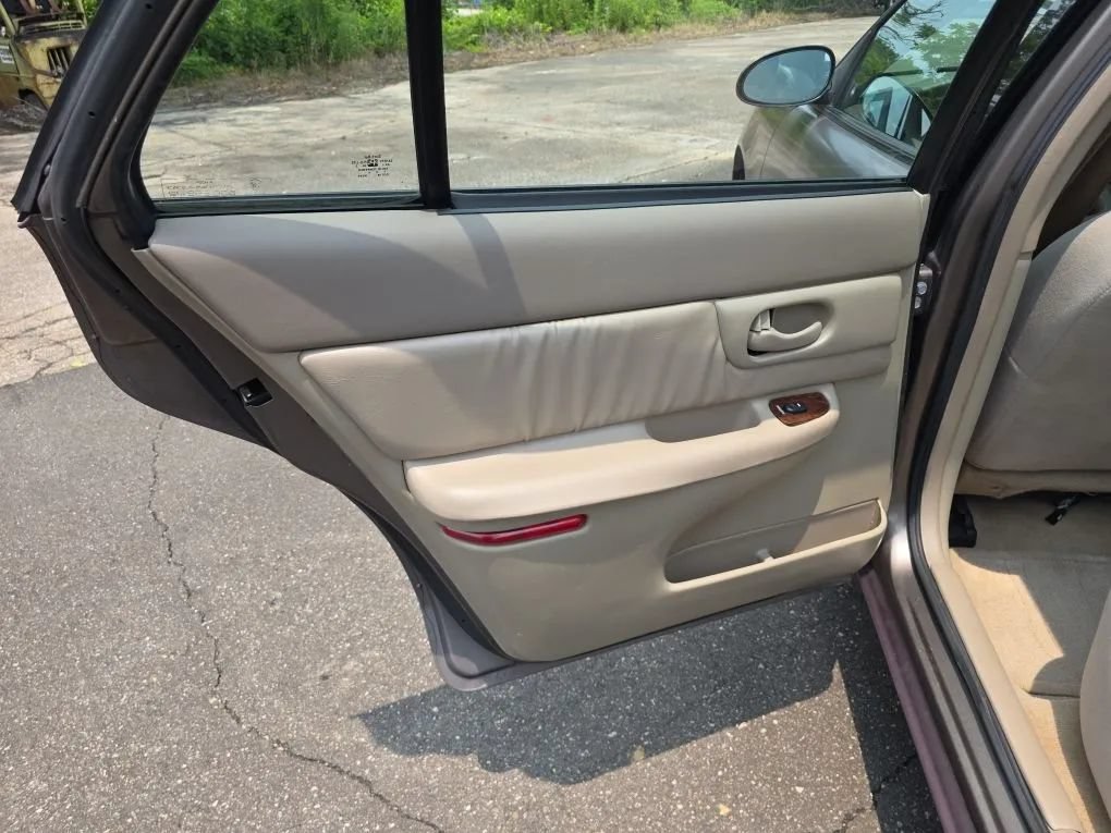 Used 2003 Buick Century Custom FWD image 27