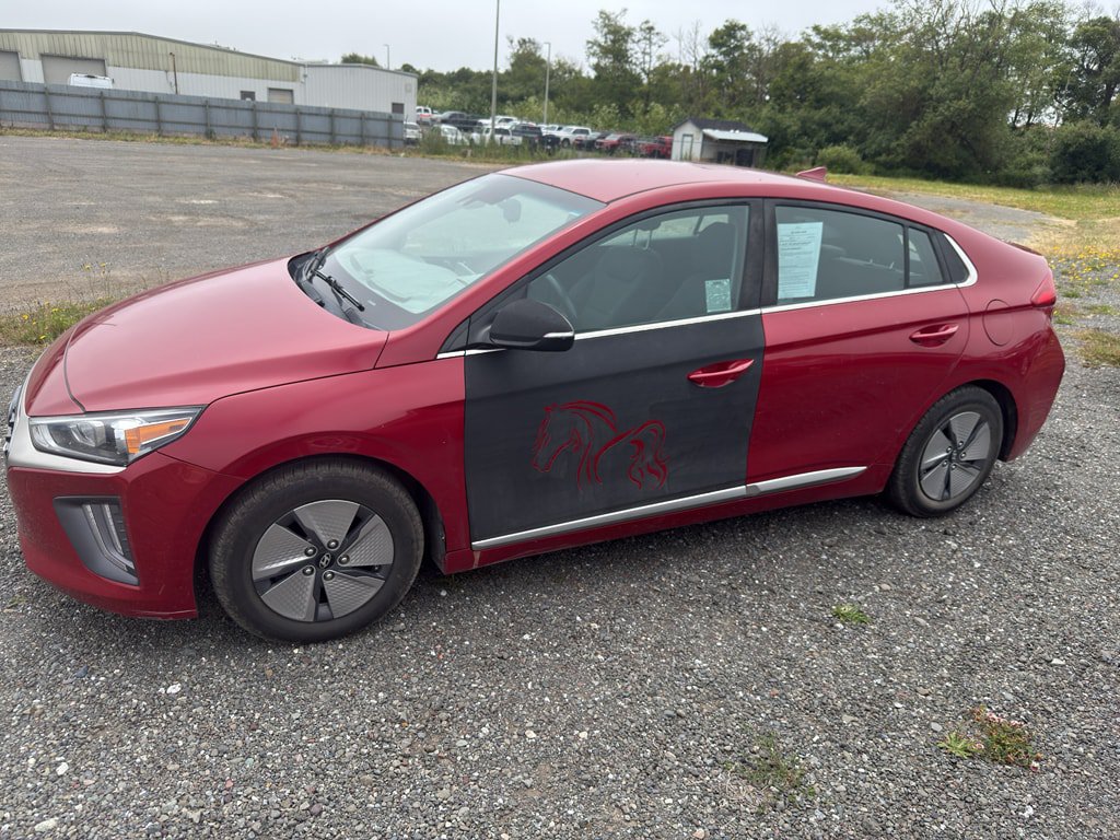 Used 2022 Hyundai Ioniq SE FWD image 2