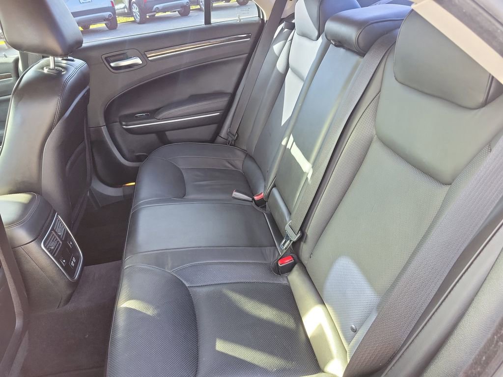 Used 2019 Chrysler 300 Limited image 10