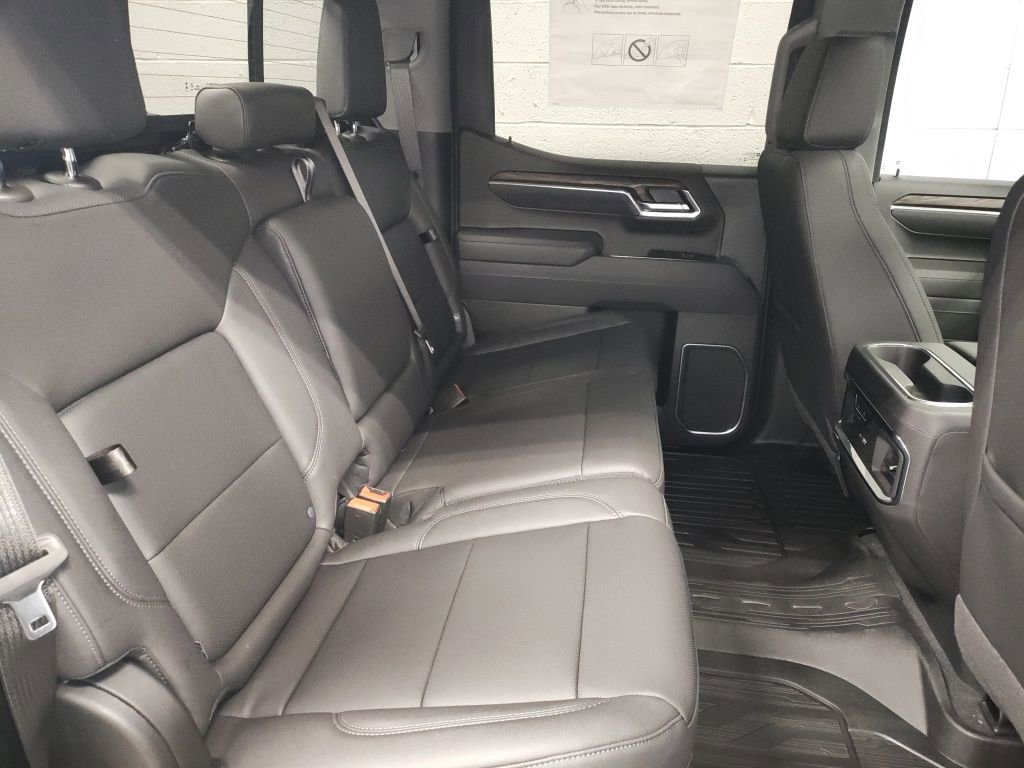 New 2026 GMC Sierra 1500 SLT w/ SLT Premium Plus Package image 12