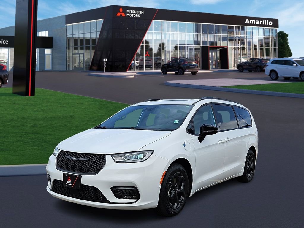 Used 2024 Chrysler Pacifica Premium image 1